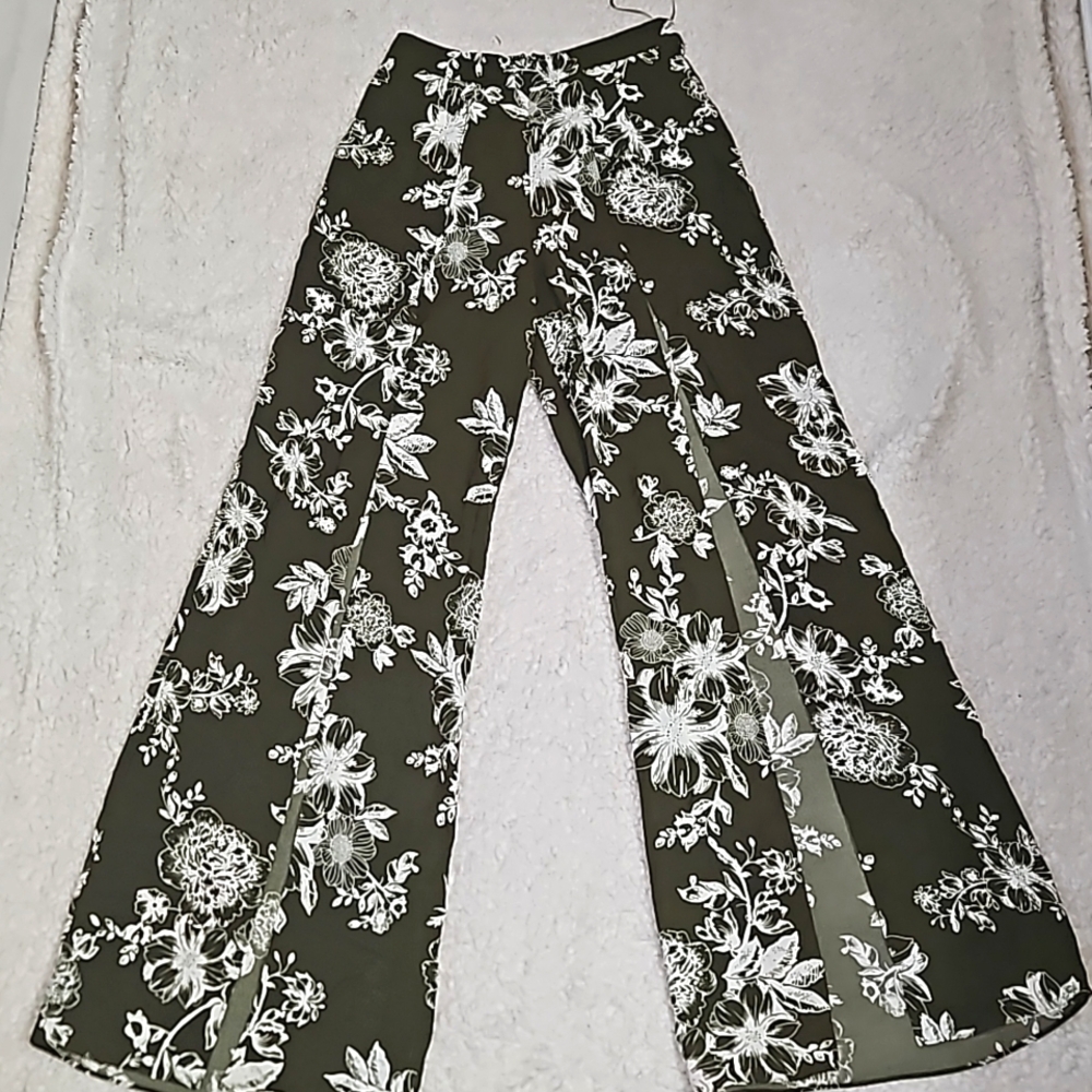 The Sang Olive Green & White Floral Front Slit Wide Leg Pants – Size Small - Picture 3 of 10